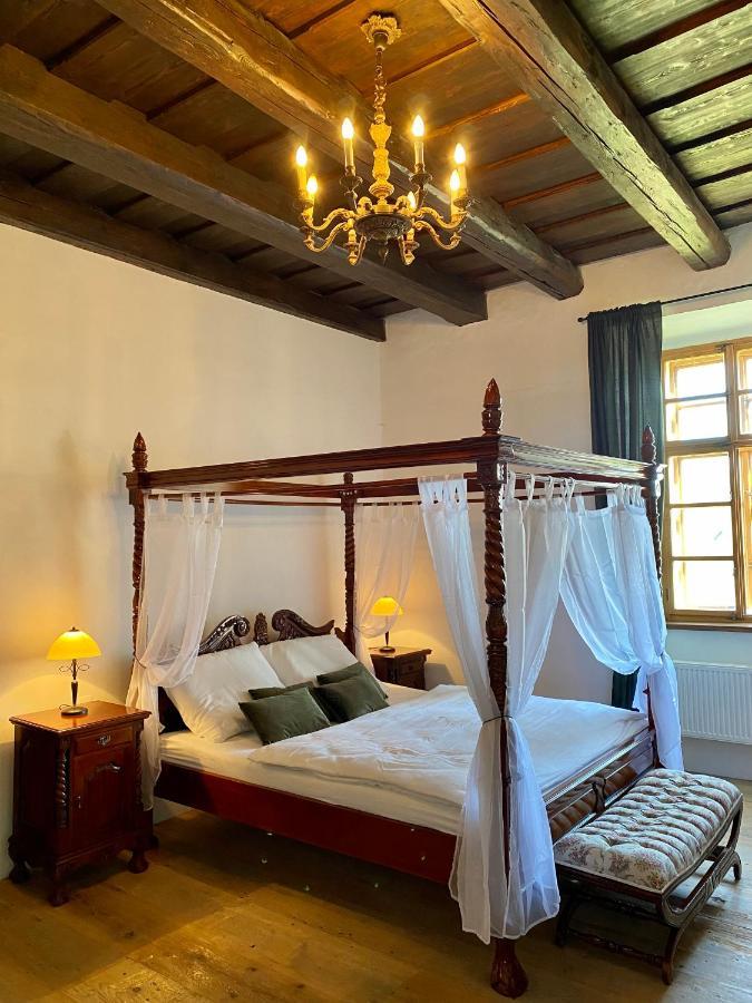 Zamek Kolstejn - Hotel Chateau Goldenstein Branná Екстериор снимка