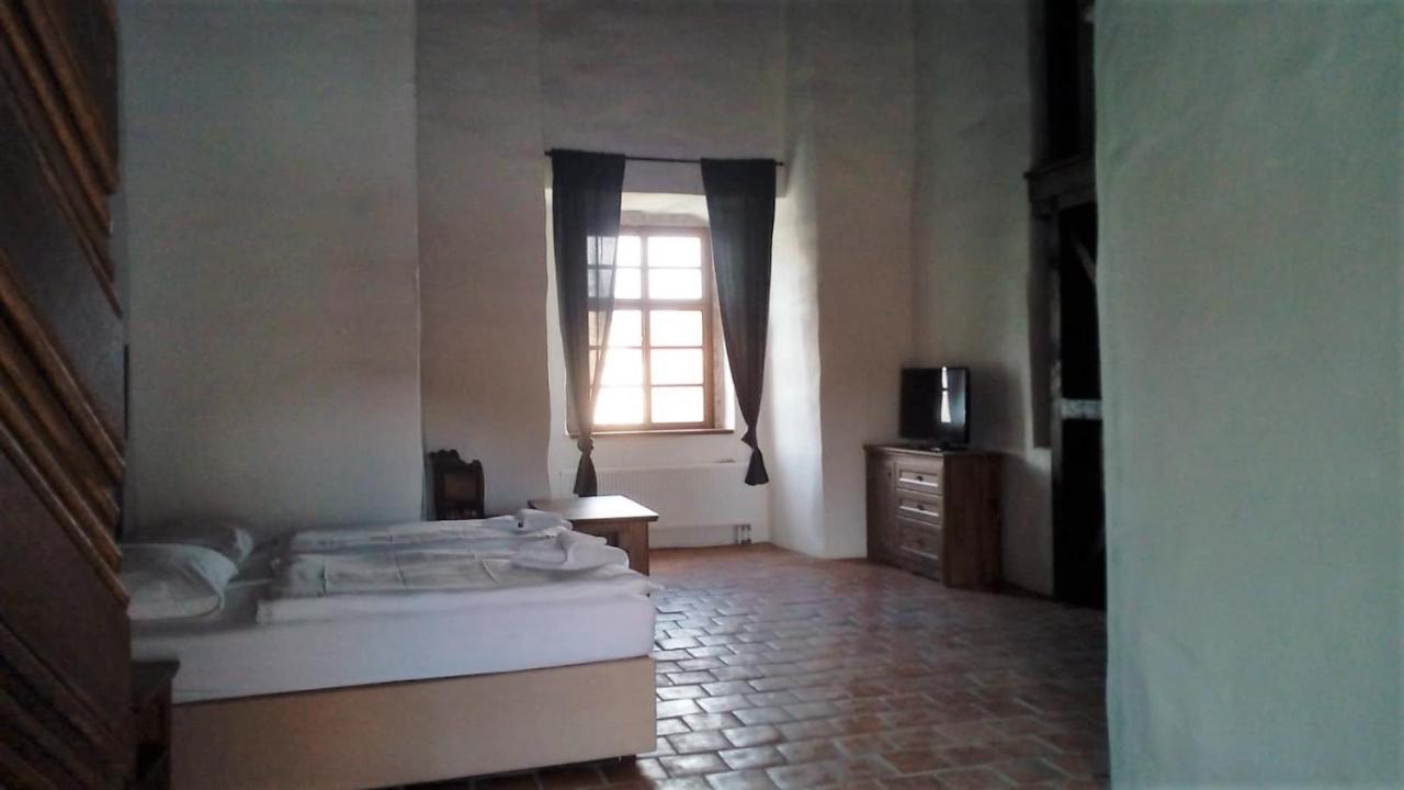 Zamek Kolstejn - Hotel Chateau Goldenstein Branná Екстериор снимка