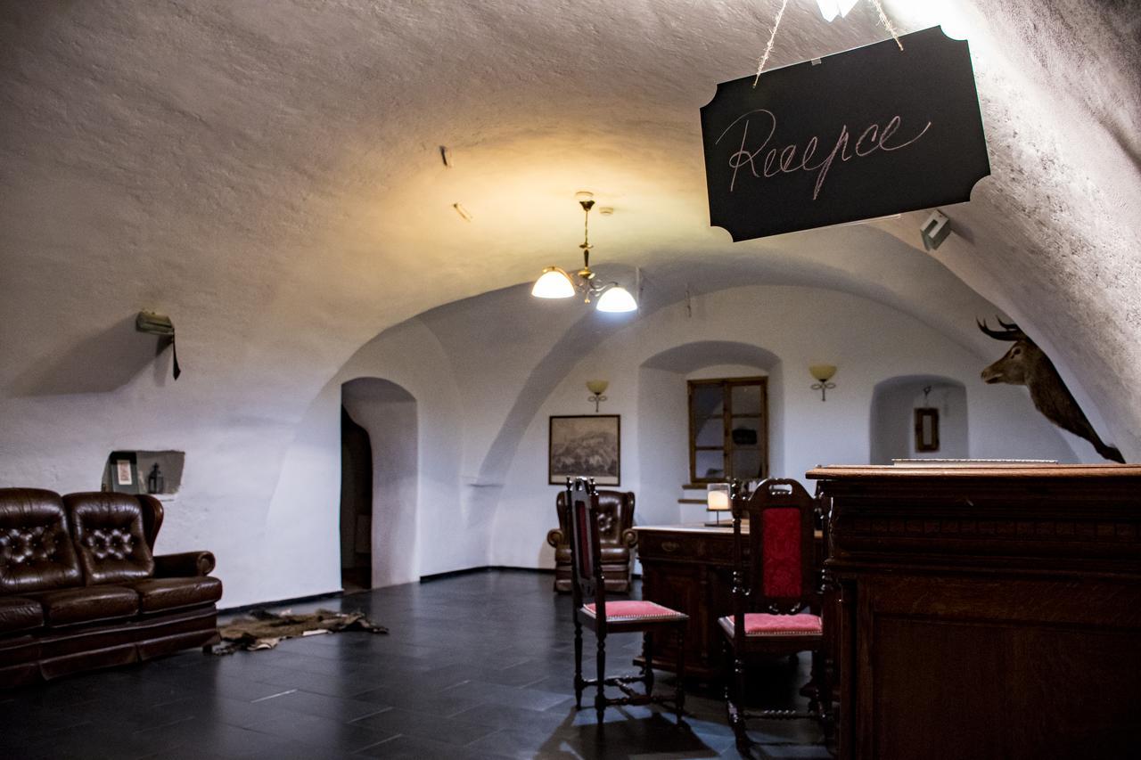 Zamek Kolstejn - Hotel Chateau Goldenstein Branná Екстериор снимка
